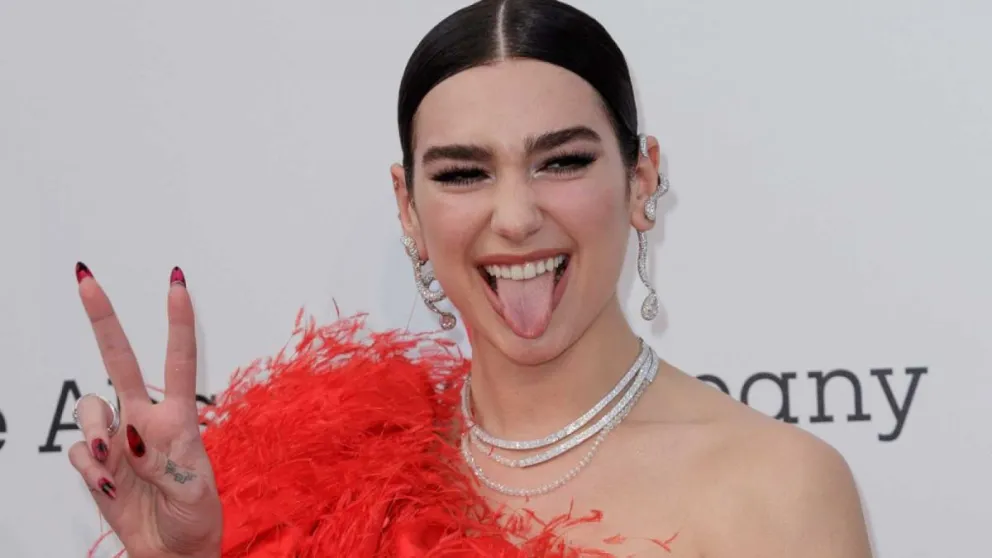Dua Lipa brindó un recital y lució un impresionante vestido que voló la cabeza de todos sus fanáticos