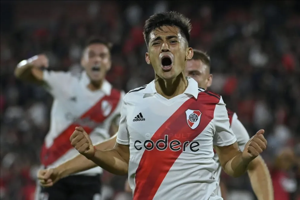 Triunfazo de River en Rosario: le ganó 1 a 0 a Newell's sobre la hora y continúa puntero 