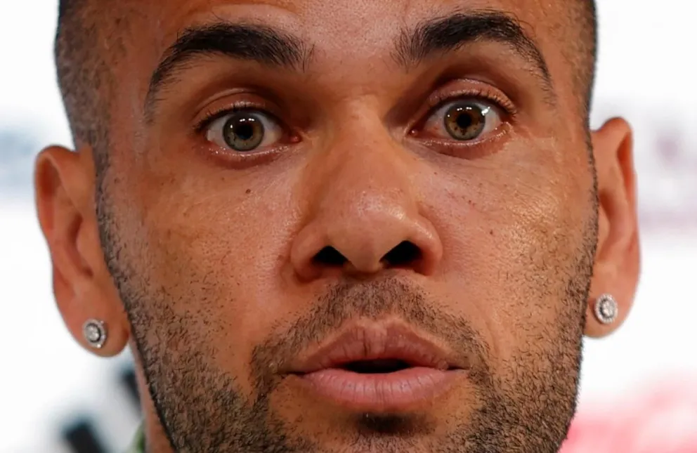 Así reaccionó Dani Alves tras recibir la carta de divorcio de Joana Sanz, su ex esposa