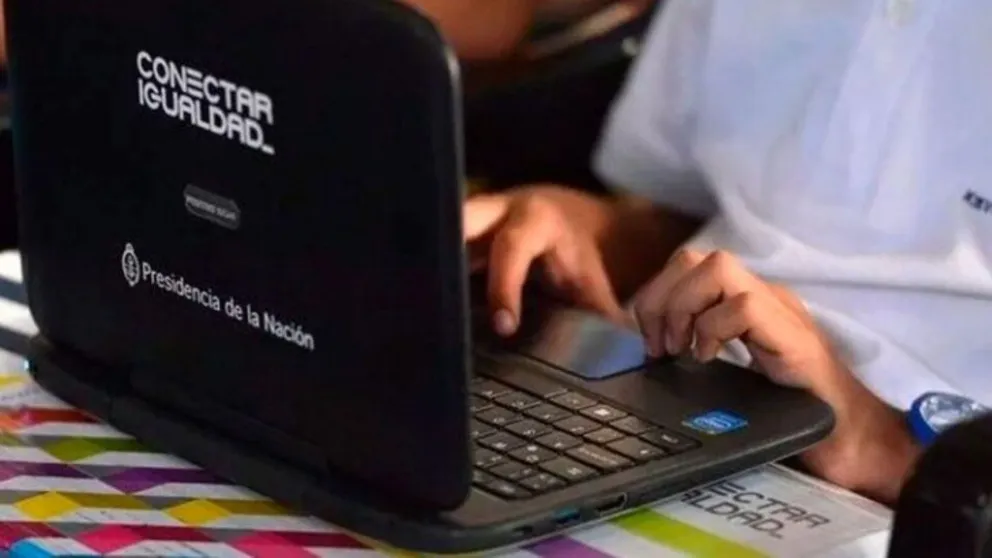 Lanzaron una nueva entrega de computadoras Conectar Igualdad: chequeá si la recibís este 18 de abril 