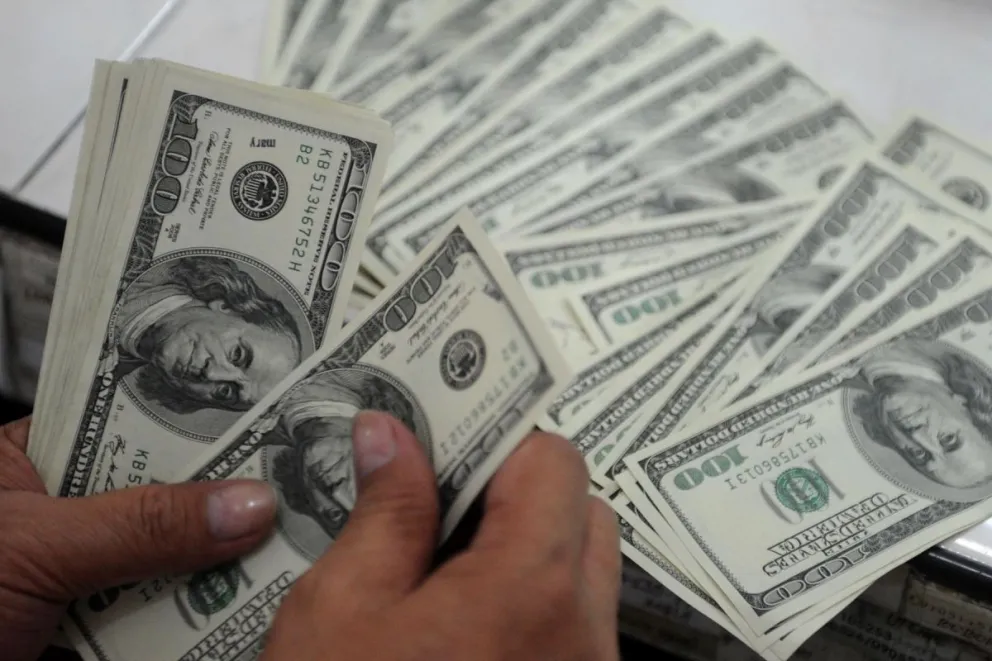 Dólar blue: esta es la "impactante" cotización de la moneda para este martes 18 de abril
