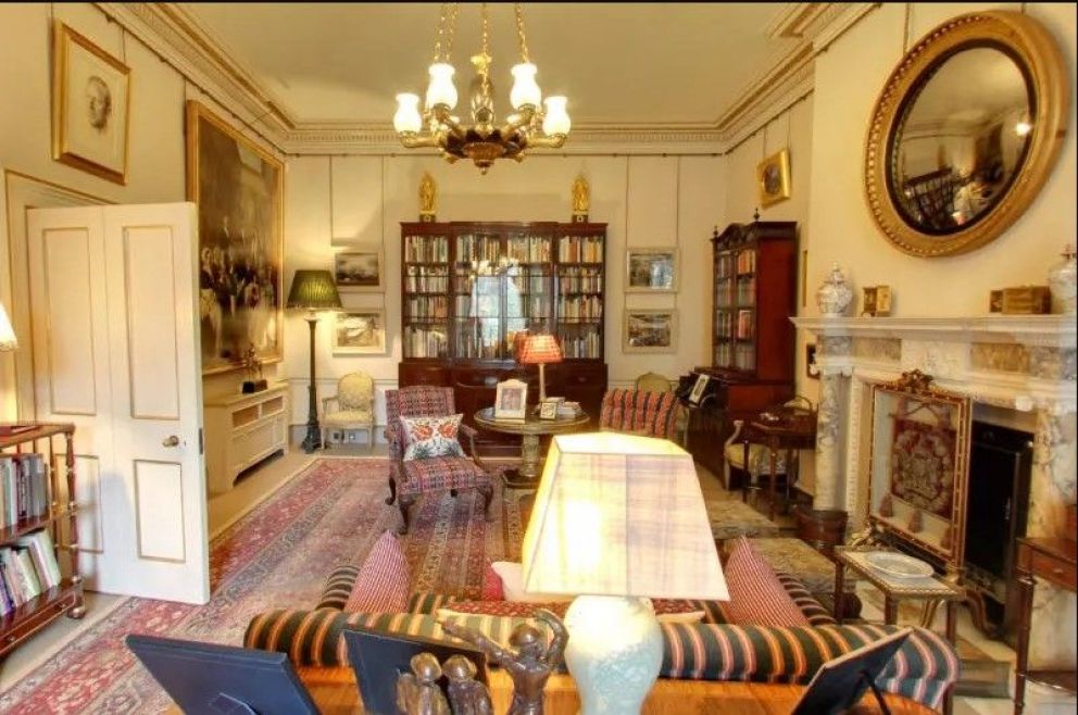 Sala de la residencia de Carlos III.