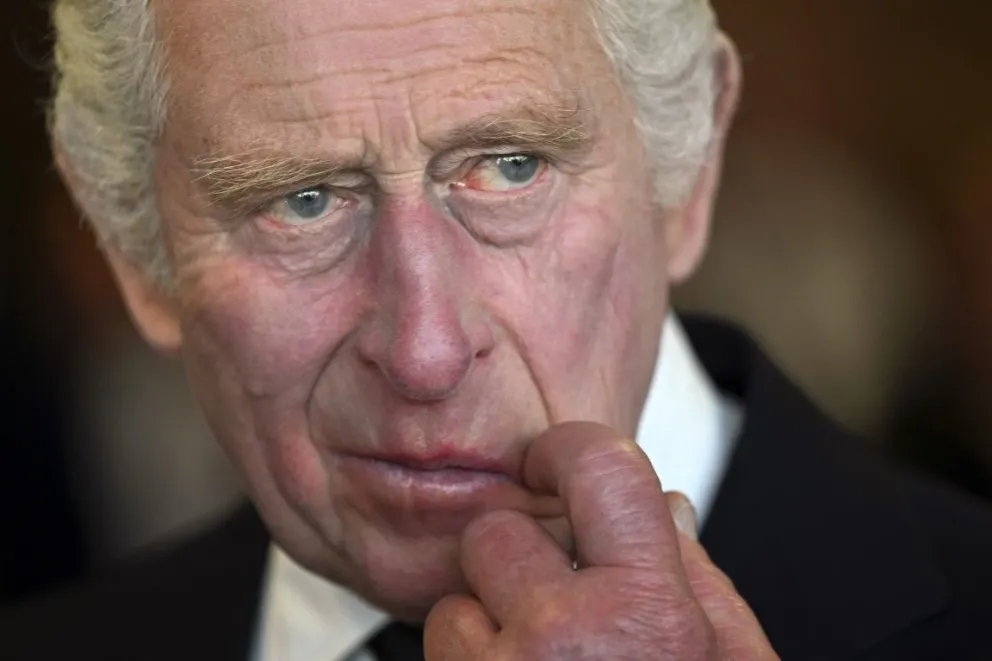 Antes de su coronación, Carlos III ya tiene un gran problema: denuncias contra la Familia Real por esclavitud
