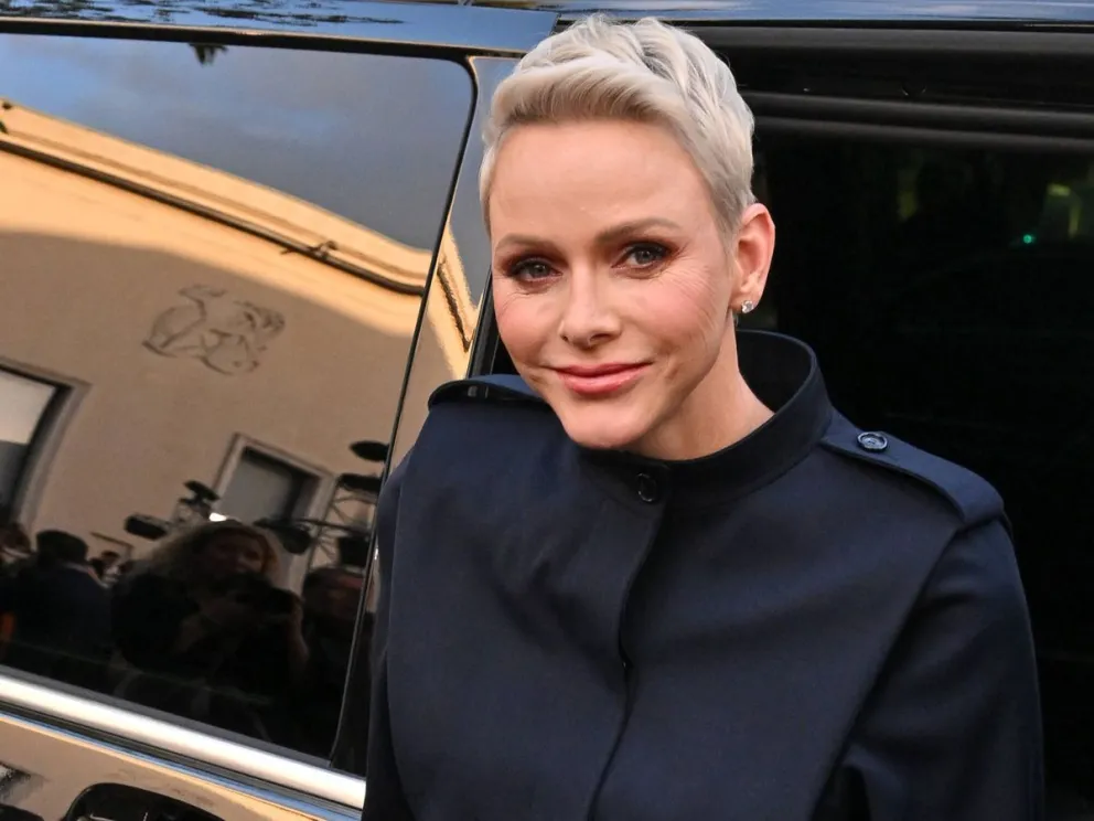 El llamativo color que lució Charlene de Mónaco al lado del príncipe Alberto: la razón de su cambio de look