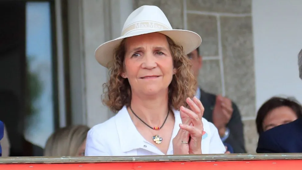 La extraña imagen de la Infanta Elena genera preocupación en una aparición pública