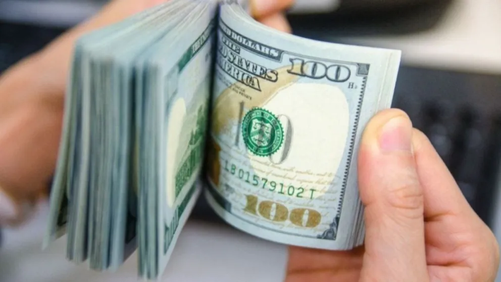 Récord del dólar blue: esta es la “impactante” cotización de la moneda para este viernes 21 de abril