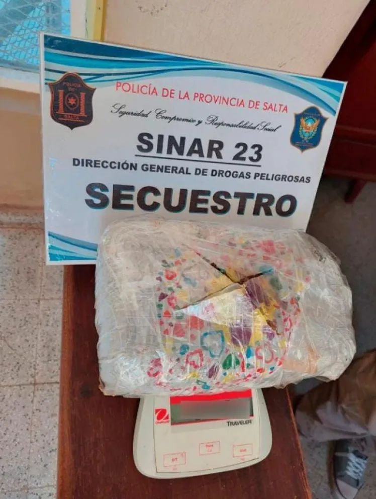 Un contrabandista de drogas se fugó al ser sorprendido por la Policía 