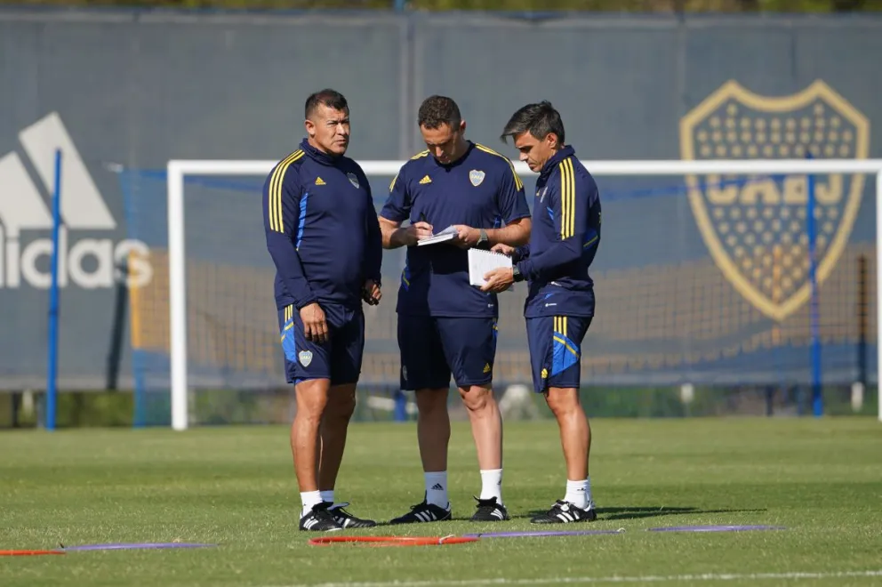Tras pocos partidos, Jorge Almirón ya piensa en el Boca que se viene: los que llegan y los que se van