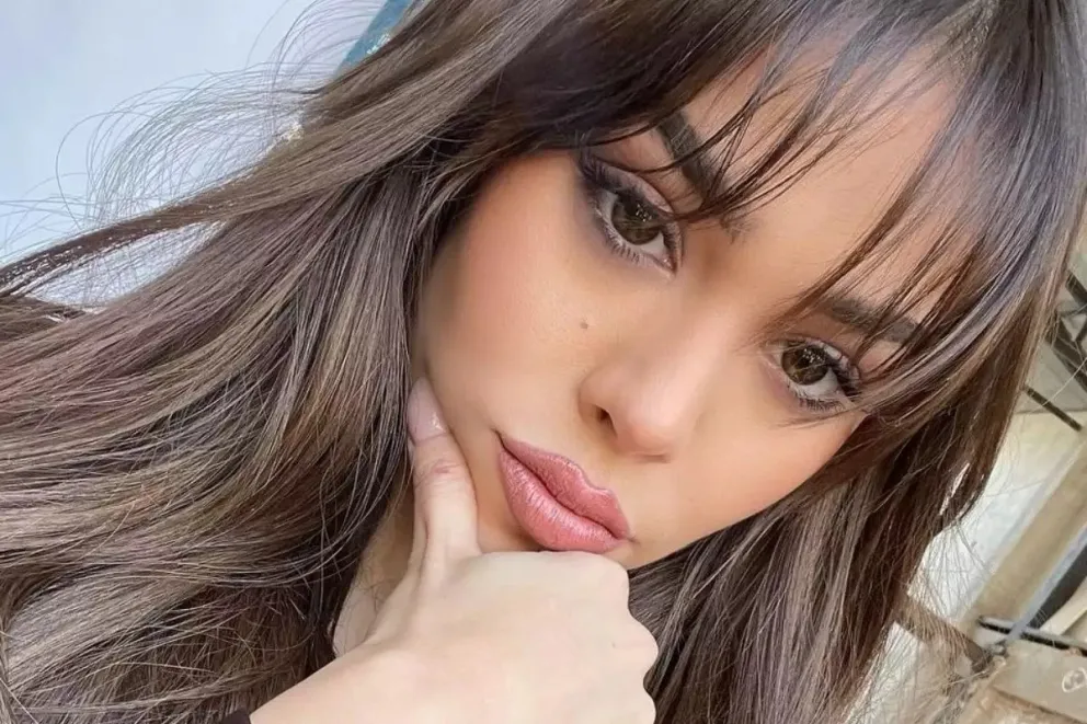 ¡Intenta imitarla!: Danna Paola lució un extravagante look inspirado en una famosa mexicana