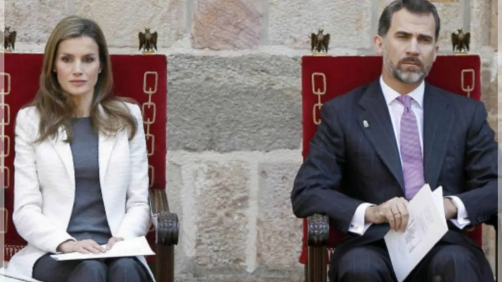 El rey Felipe aterrorizado, la reina Letizia lo sabe todo y no dice nada
