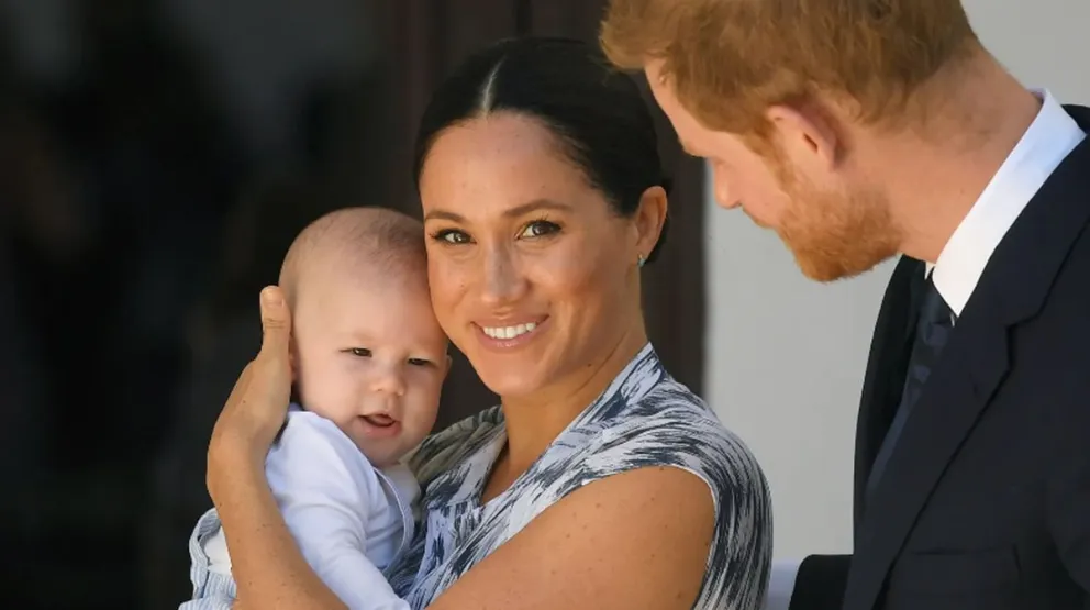 Mucho dinero: las cosas que heredó el Príncipe Archie de su abuela la reina Isabel II y el dinero que genera ahora