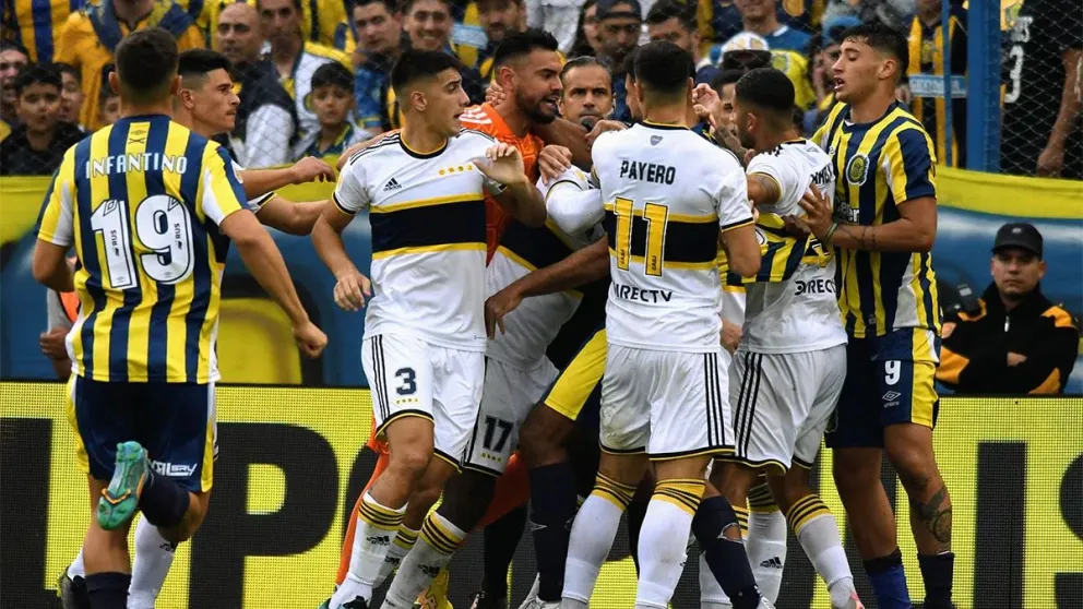 El vestuario de Boca en llamas: un juvenil y un referente terminaron a los golpes en el entretiempo