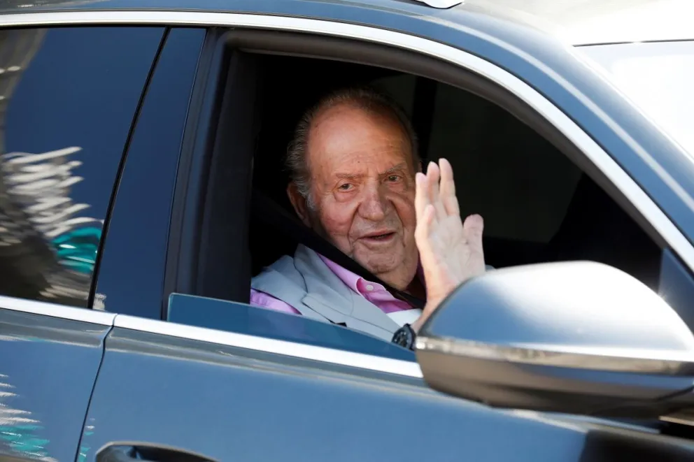 Juan Carlos I a punto de vencer a la reina Letizia: este es el beneficio que recibirá tras las elecciones