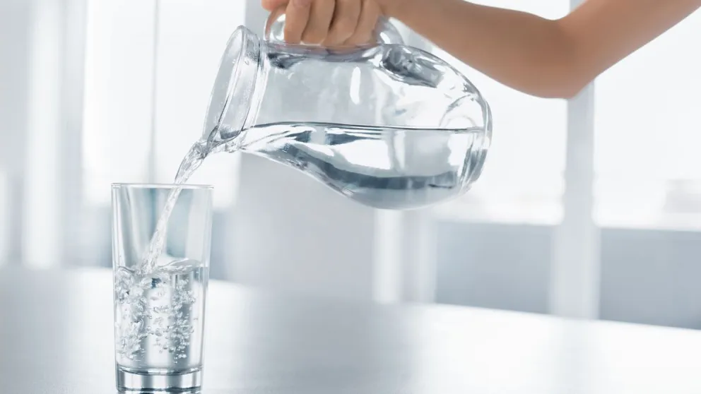 ANMAT: prohibió una reconocida marca de agua por no cumplir con las normas