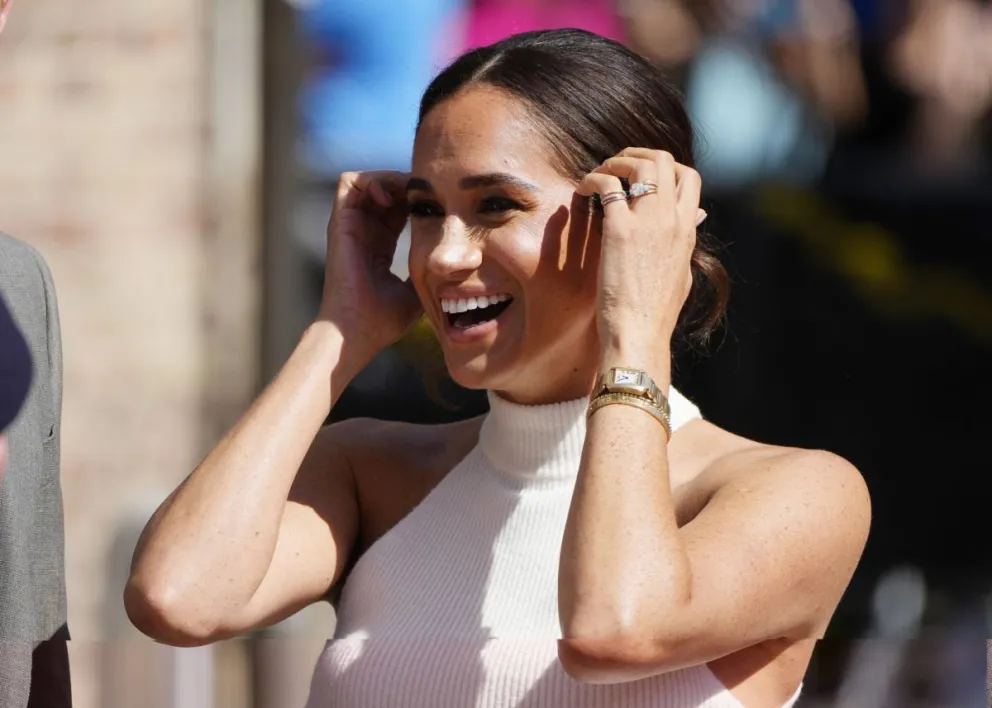 El rey Carlos III atemorizado: Meghan Markle se mostró en un evento público y alarmó a la realeza