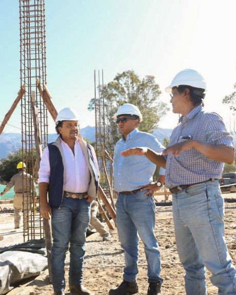 Gustavo Sáenz supervisó las obras del Centro de Convenciones en Cafayate: fomentará el turismo