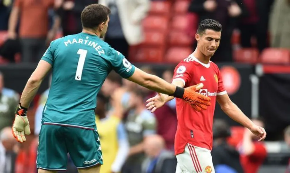 Dibu Martínez reveló los detalles del día que humilló a Cristiano Ronaldo en Inglaterra 