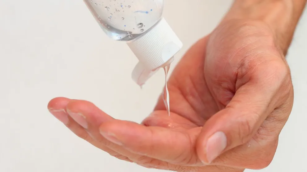 ANMAT: prohibió una reconocida marca de alcohol en gel por no cumplir con las normas