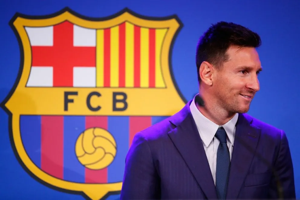  Tras confirmar su salida de PSG, Lionel Messi recibe una pésima noticia desde Barcelona 