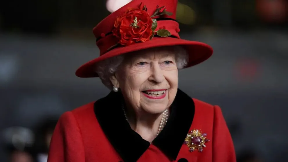 El amor que tenía la reina Isabel II por las joyas que le terminó arrebatando a un familiar