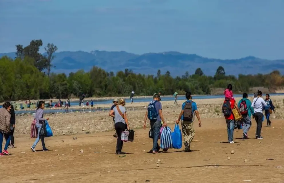 Extranjeros aprovechan la suba del dólar y compran en la frontera de Salta