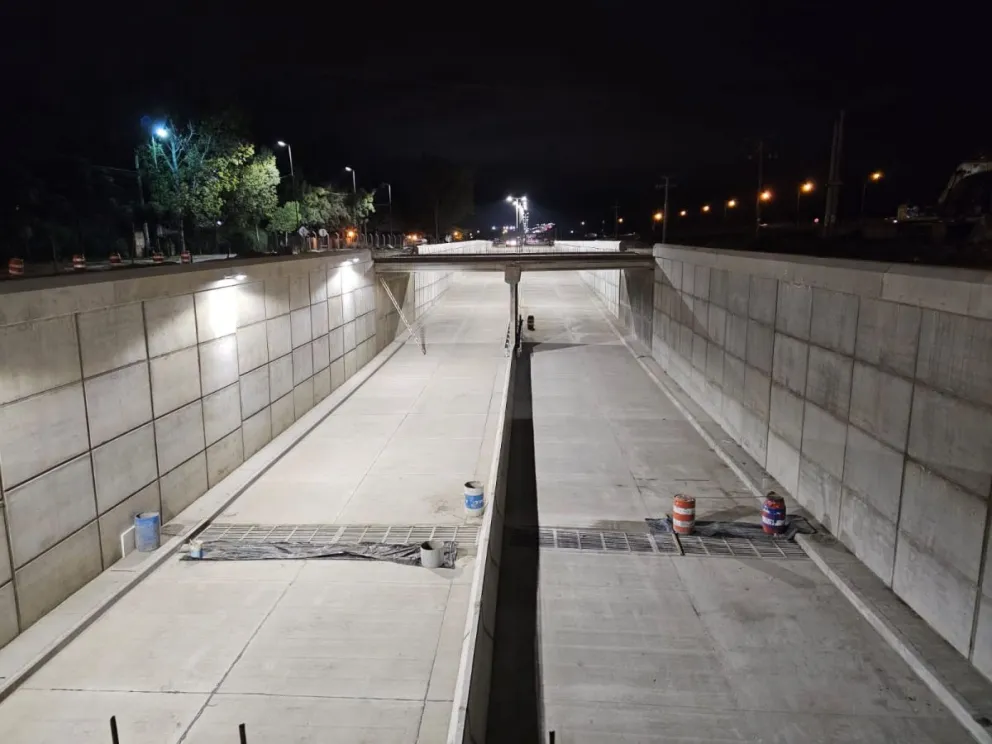 Las obras en Circunvalación Oeste avanzan a pasos agigantados: se instalaron luces led en el corredor