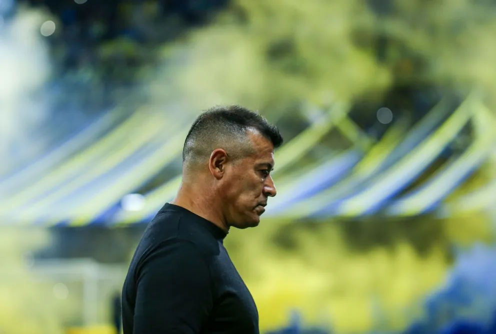 El jugador que se irá de Boca Juniors: los hinchas ya no lo toleran y Jorge Almirón le bajó el pulgar