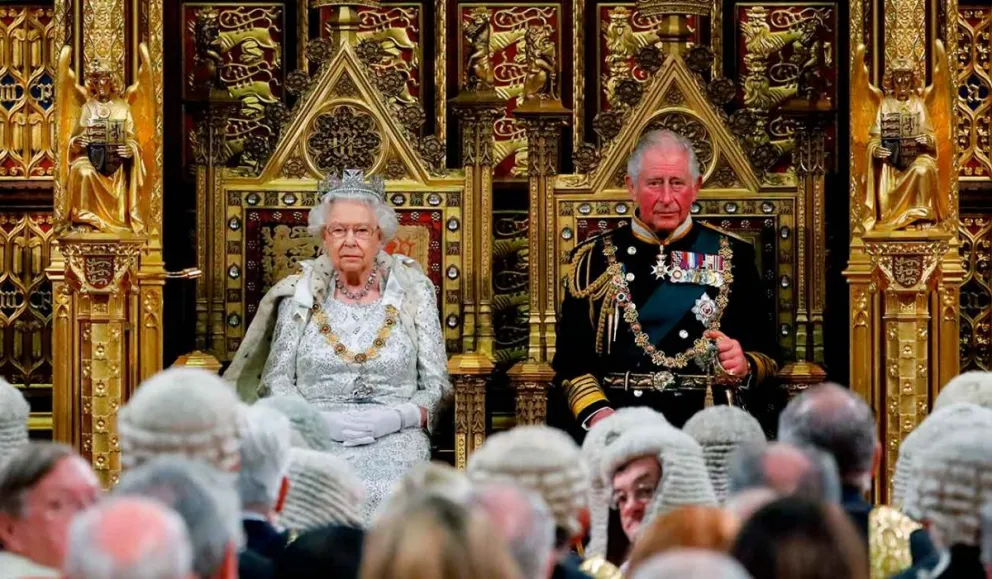 Coronación de Isabel II y Carlos III: sentimientos encontrados, nostalgia, repudio y admiración