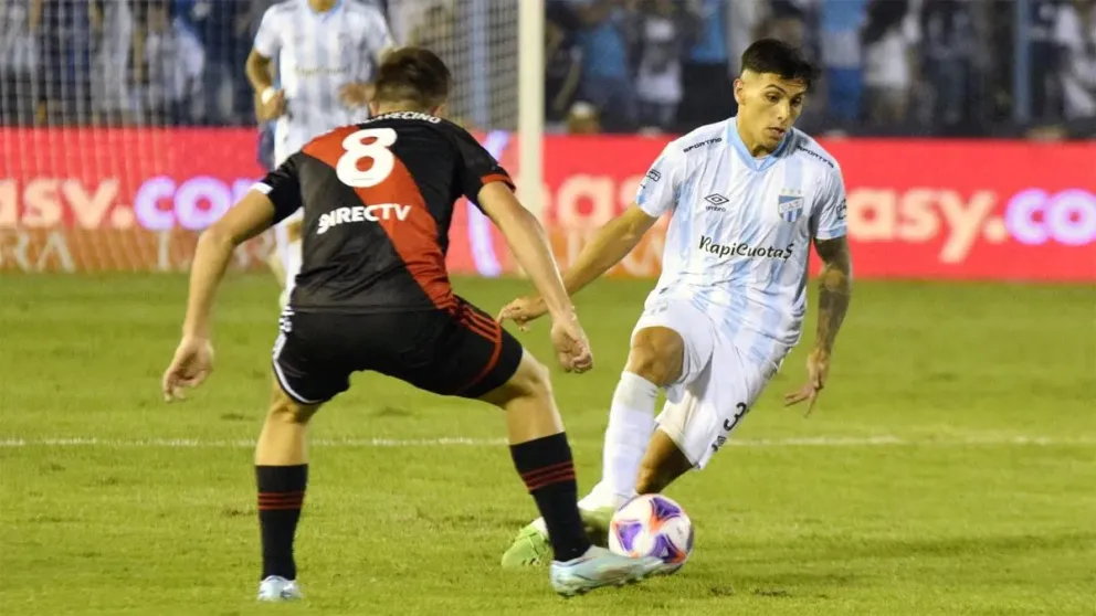 Con un hombre menos, River Plate rescató un agónico empate ante Atlético Tucumán