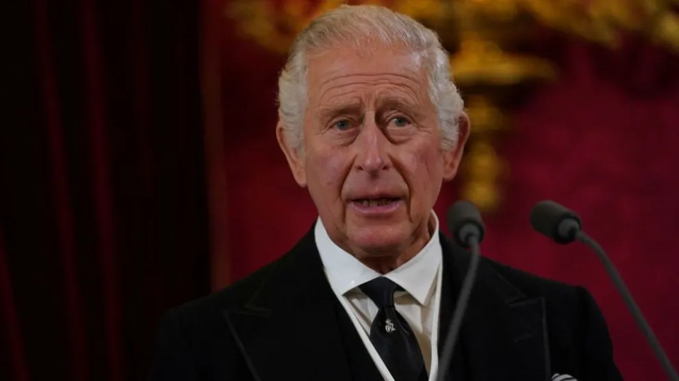 El lado desconocido de Carlos III: así se mostró jugando junto a sus nietos George y Charlotte
