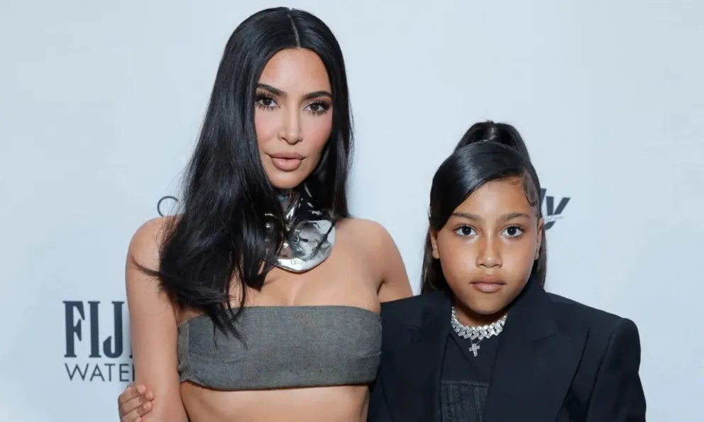 Duelo de estilos: este es el exorbitante accesorio de lujo que North West heredó de Kim Kardashian 