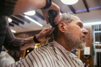 PAMI: los afiliados pueden acceder a descuentos de hasta un 50% en peluquería, mirá dónde utilizarlos
