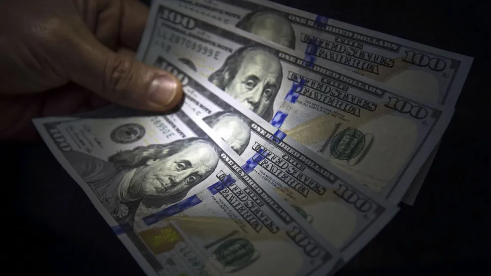 El dólar blue sigue en alza: la cotización de la moneda para este martes 2 de mayo