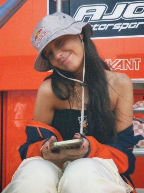 Victoria Federica presente en las carreras MotoGP para apoyar a Albert Arenas