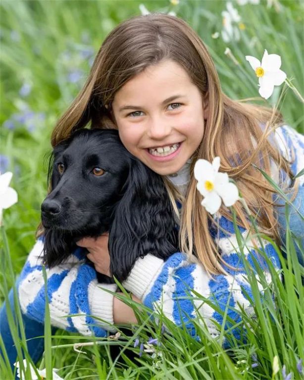 La princesa Charlotte junto a Orla