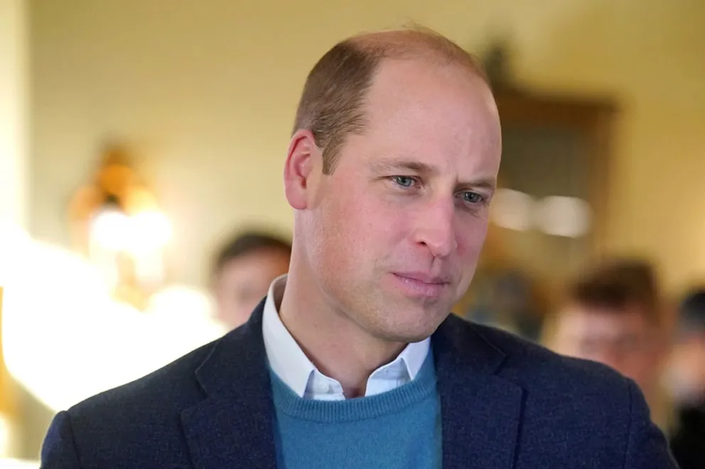 La increíble llegada del primer invitado a la coronación de Carlos III: quien lo recibió impactó a todos