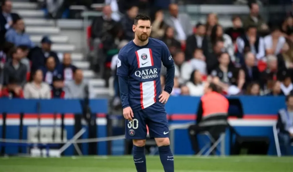 Arde el PSG: un grupo de hinchas se acercó a la sede del club para insultar con violencia a Lionel Messi