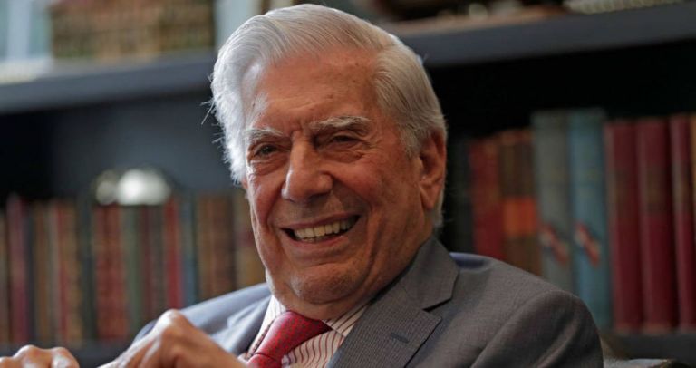 Mario Vargas Llosa Feliz Y Muy Bien Acompañado Por Patricia Llosa: Un ...