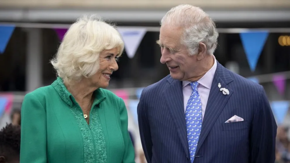 Inigualable: así será el tremendo merchandising de la coronación de Carlos III que nadie puede creer