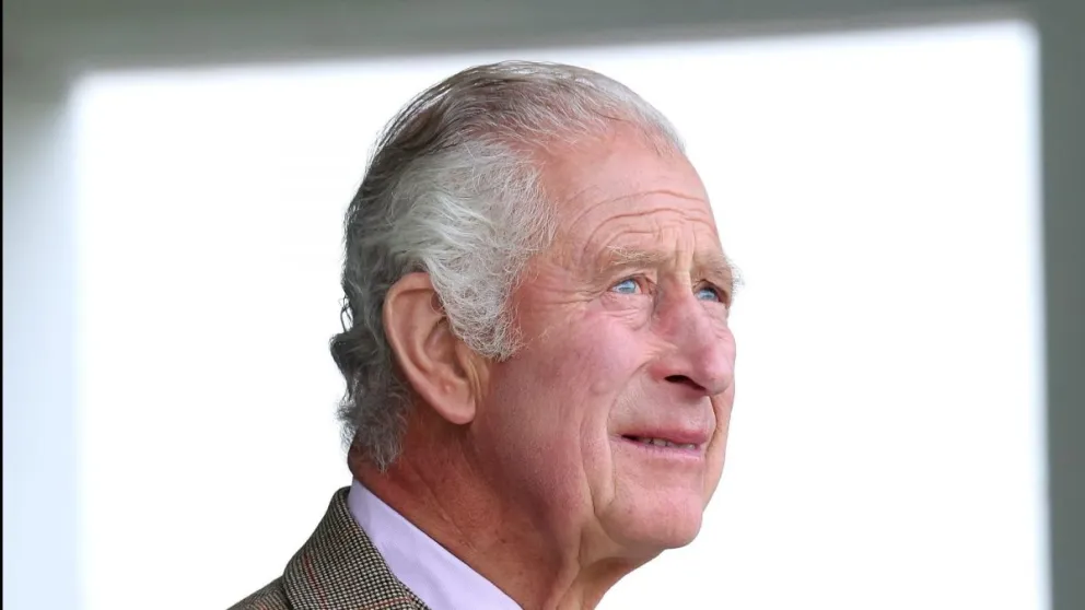 Tras la caída de su popularidad en varios países, el rey Carlos III es apoyado por los principales royals
