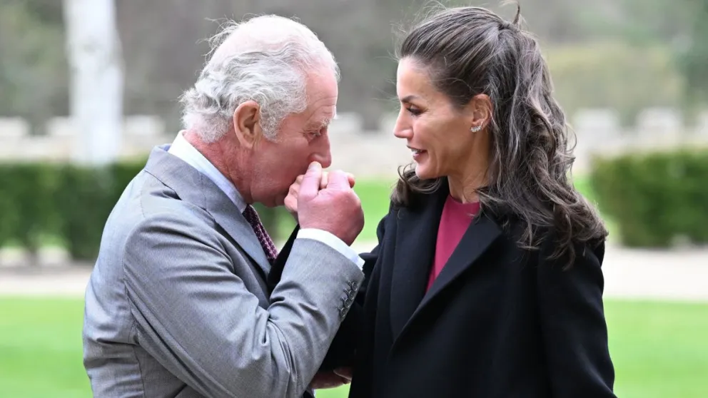 A horas de la coronación: así recibió el rey Carlos III al rey Felipe VI y la reina Letizia durante la recepción