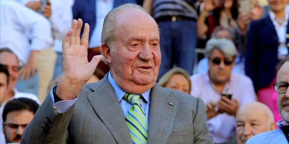 La ausencia de Juan Carlos I en la coronación del rey Carlos III: estaba con una amante