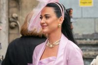 Los insólitos y graciosos momentos que protagonizó Katy Perry en la coronación del rey Carlos III