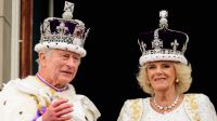 Carlos III y Camila Parker subastarán 12 sillas usadas en la coronación: este es el sorprendente plan
