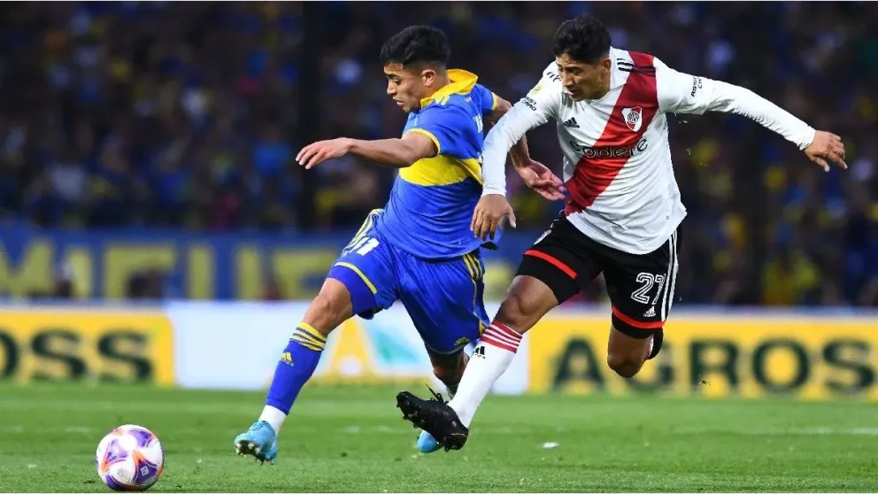 Con seis expulsados y una batalla campal, River Plate le ganó el Superclásico a Boca Juniors