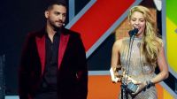 Así fue el cálido agradecimiento de Shakira con Maluma, quien le entregó el premio a "Mujer del Año"