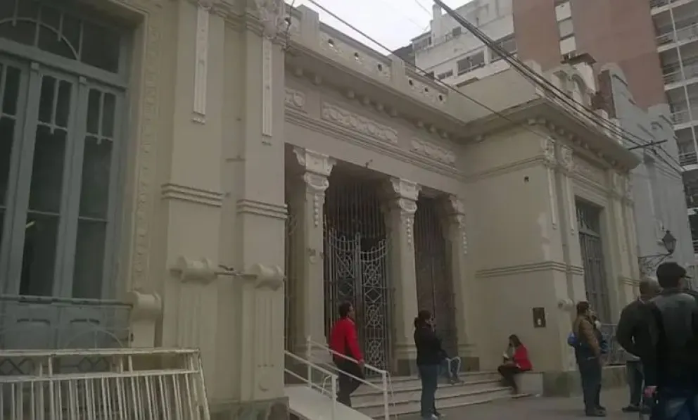 Atacaron la sede de Gustavo Sáenz y Emiliano Durand