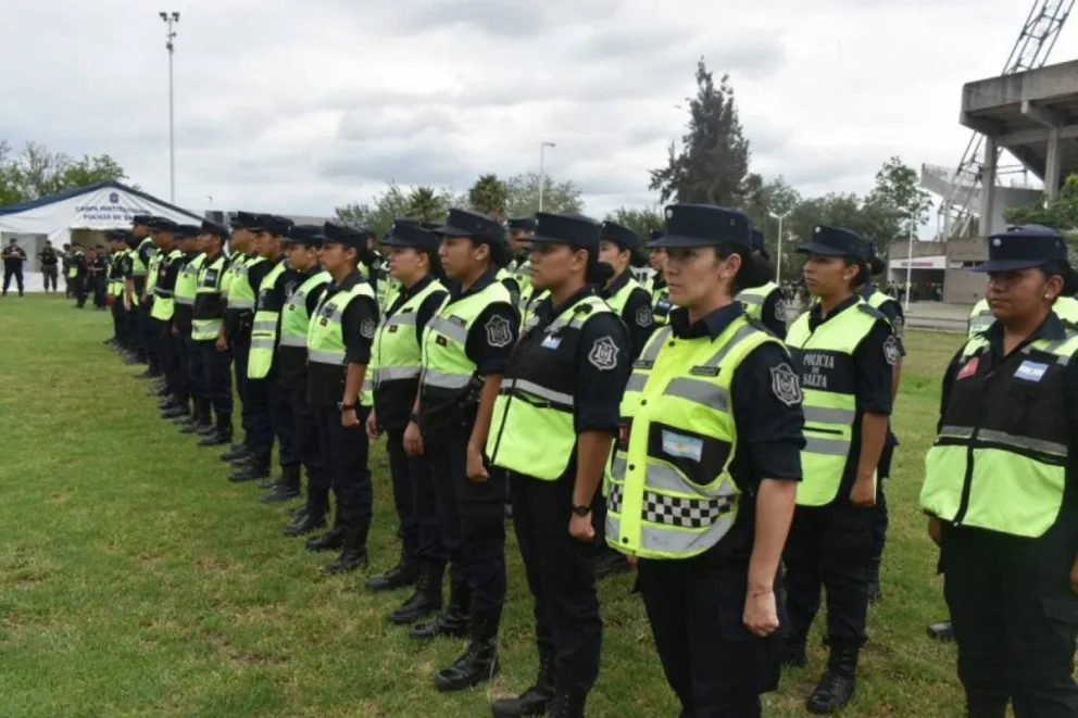 Desplegaron un operativo policial a gran escala en el microcentro salteño