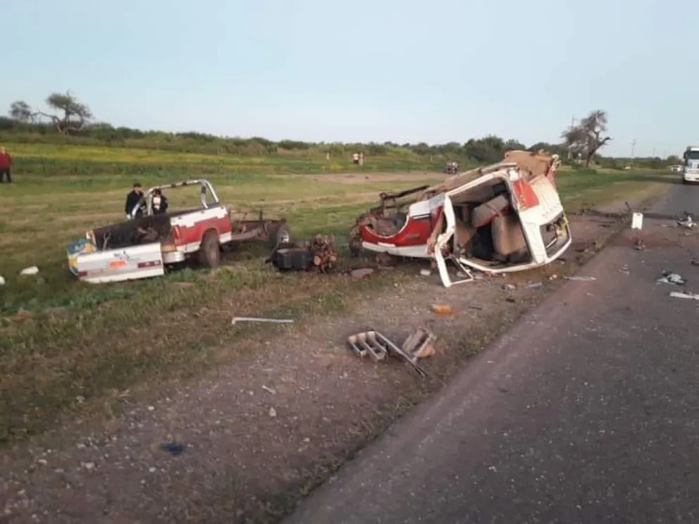 Tragedia en Salta: una camioneta volcó y se partió al medio en plena ruta, hay un muerto     