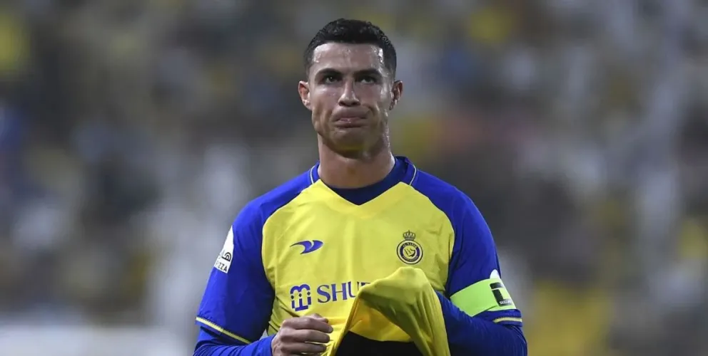 Cristiano Ronaldo perdió la cabeza en Al-Nassr: agredío a un rival que le pidió una foto
